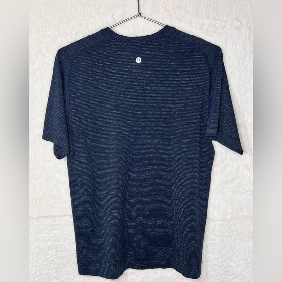 Lululemon Athletica Dark Blue with Green Tee - Picture 5 of 5
